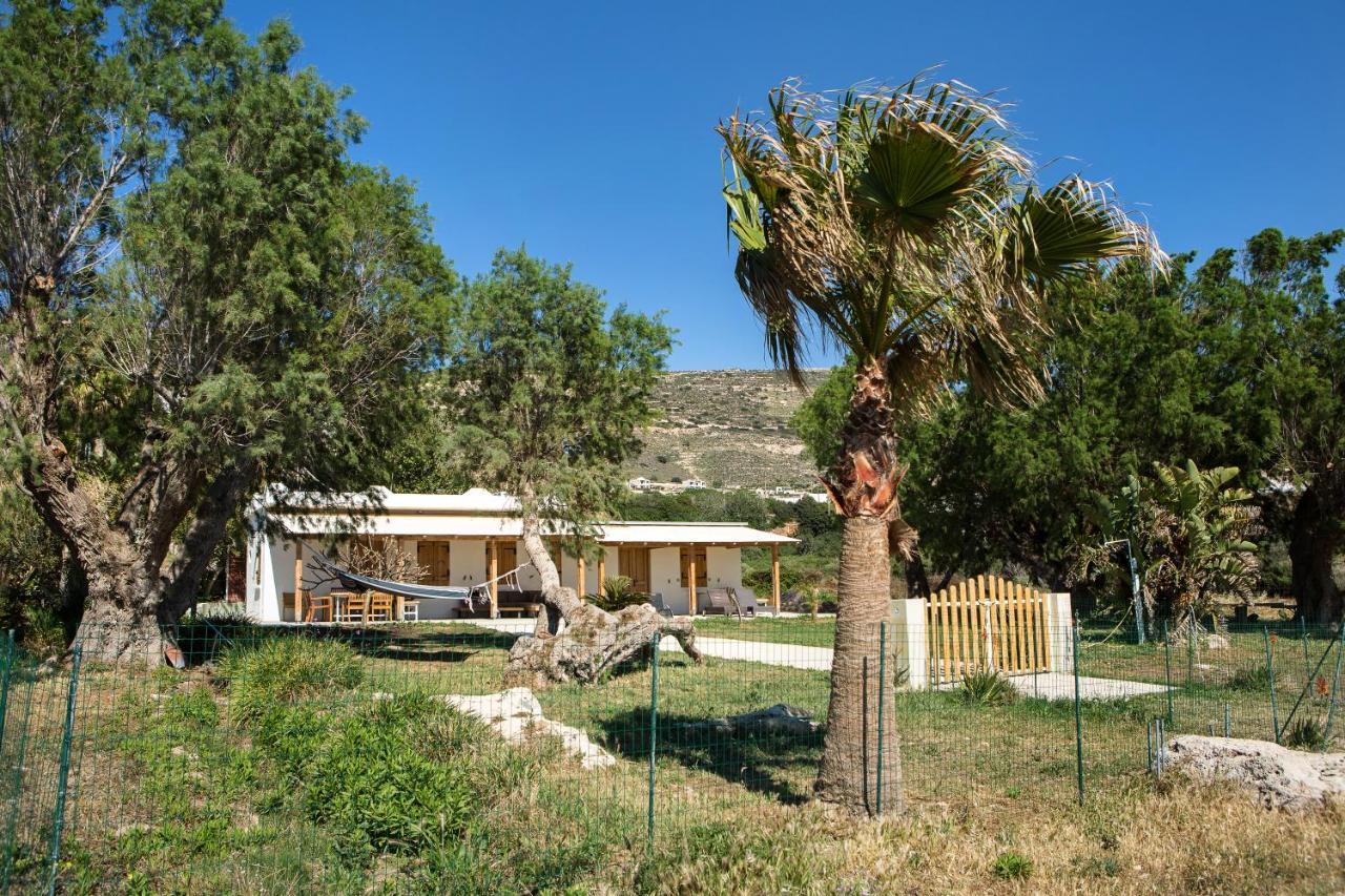 Mera Beachfront House - Phalasarna Exterior foto